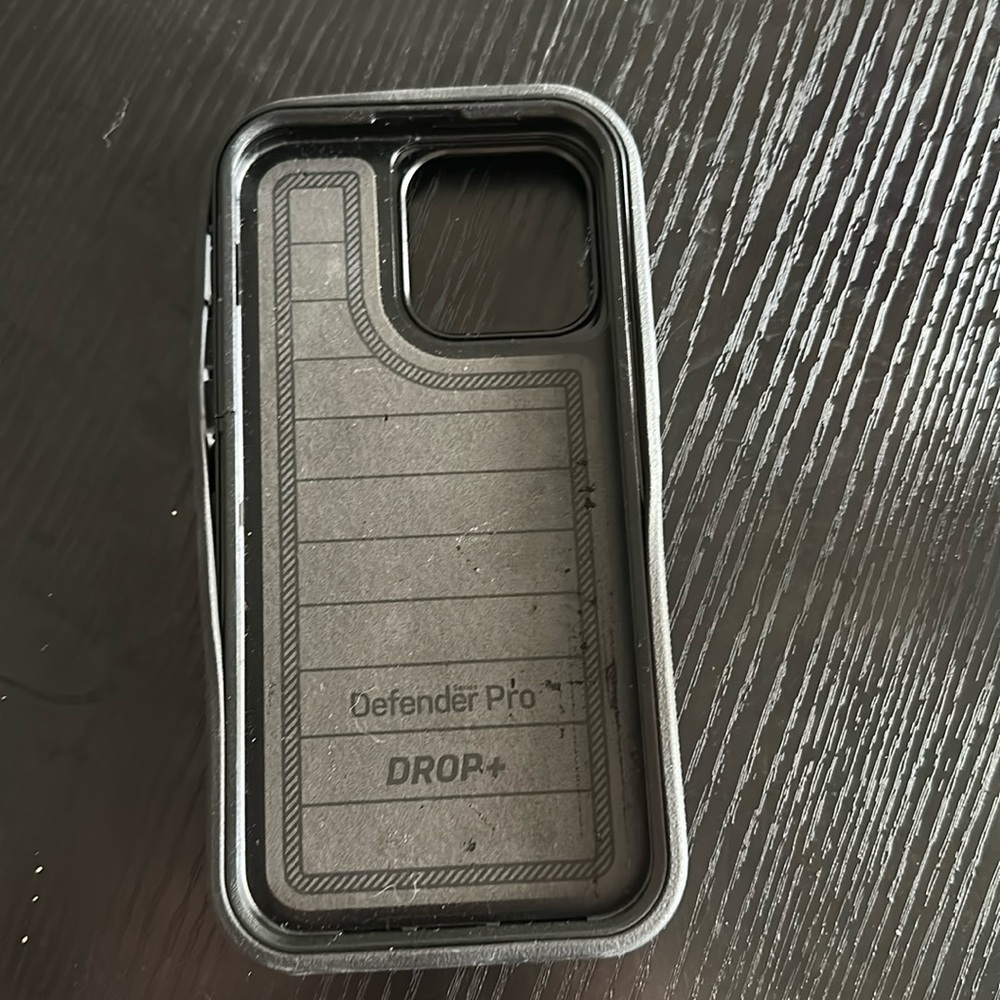 iPhone 14 Pro Max OtterBox Slim Case